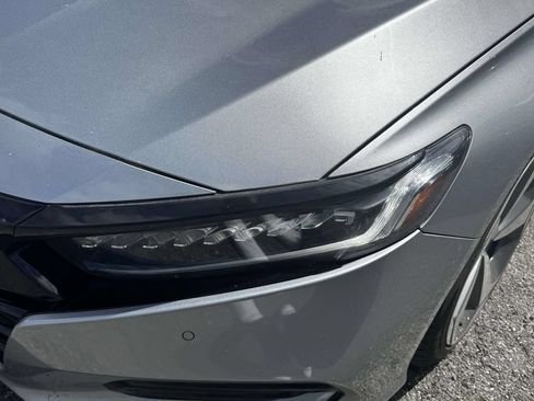 Used 2018 Honda Accord Touring image 8