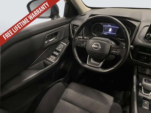 Used 2025 Nissan Rogue SV AWD/4WD image 24