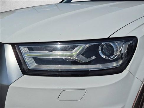 Used 2018 Audi Q7 2.0T Premium Plus AWD/4WD image 11