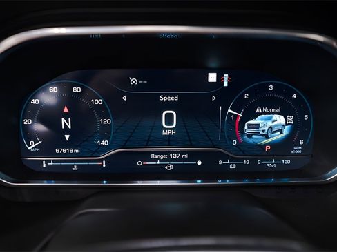 Used 2023 GMC Yukon SLE image 13