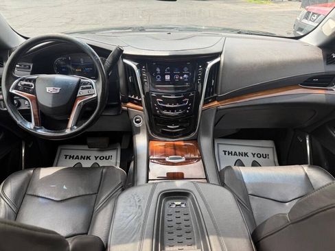 Used 2016 Cadillac Escalade Premium AWD/4WD image 12