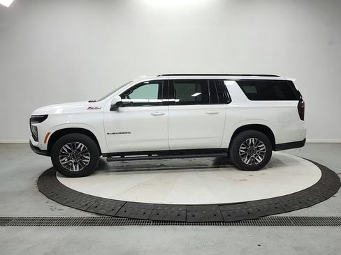 Used 2025 Chevrolet Suburban Z71 AWD/4WD image 5