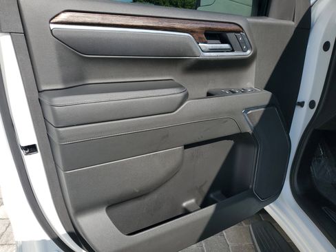 Used 2025 GMC Sierra 1500 Elevation image 16