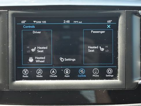 Used 2020 Chrysler Pacifica Touring-L FWD image 26