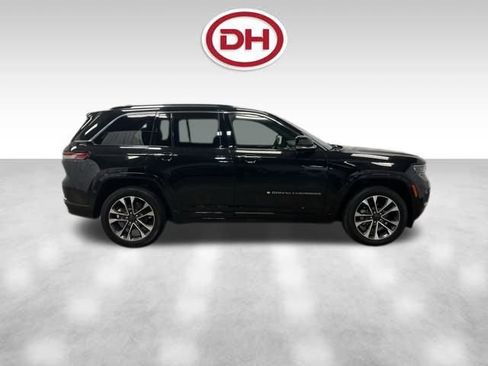 Used 2022 Jeep Grand Cherokee Overland image 2