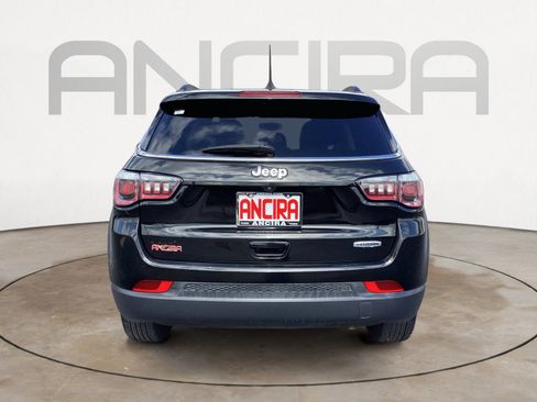 Used 2020 Jeep Compass Latitude FWD image 9