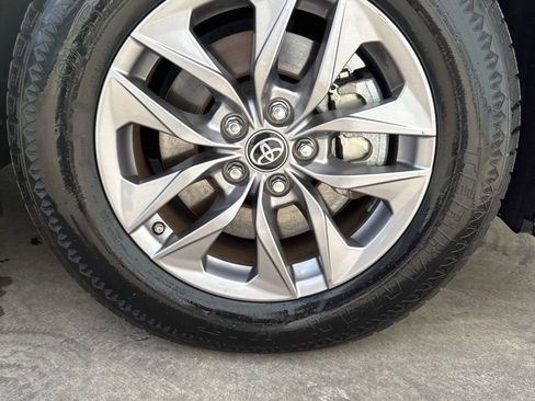 Used 2023 Toyota Sienna LE FWD image 25