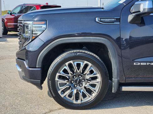 Used 2023 GMC Sierra 1500 Denali Ultimate AWD/4WD image 9