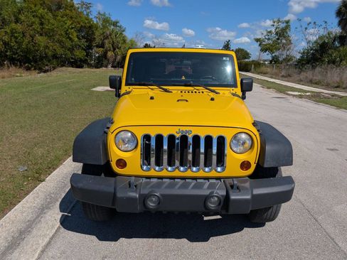 Used 2009 Jeep Wrangler Unlimited X image 2