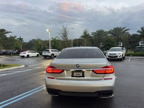 Used 2018 BMW 750i image 22