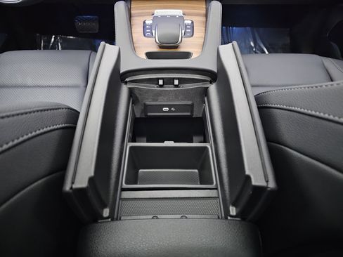 Certified 2025 Mercedes-Benz GLE 450 GLE 450 image 34