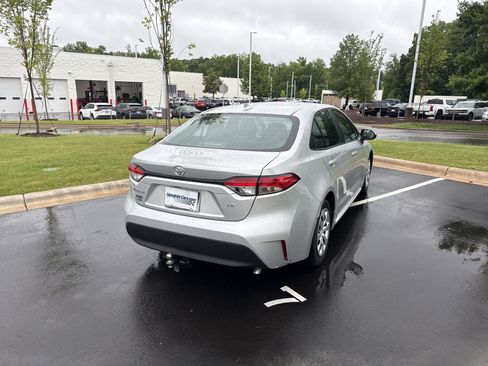 Used 2023 Toyota Corolla LE FWD image 10
