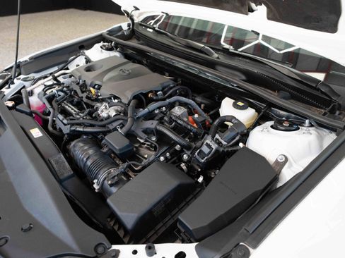 Used 2025 Toyota Camry SE FWD image 32