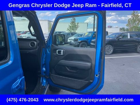 Used 2022 Jeep Gladiator Rubicon w/ LED Lighting Group AWD/4WD image 19
