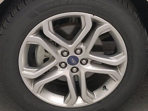 Used 2018 Ford Edge Titanium FWD image 31