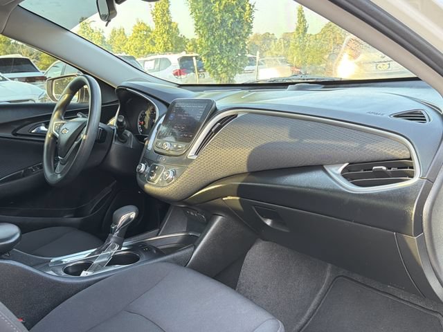 Used 2022 Chevrolet Malibu LS w/ Driver Confidence Package II FWD image 17