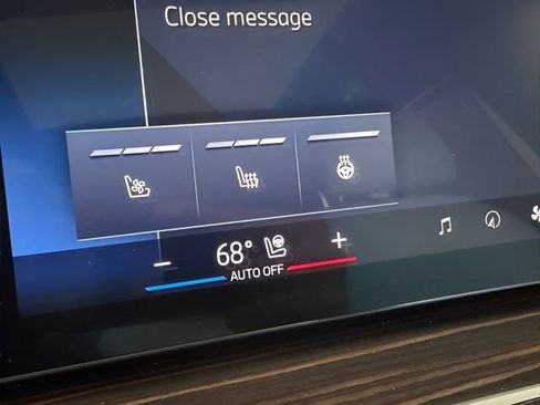 Used 2024 BMW X7 xDrive40i w/ Premium Package image 21