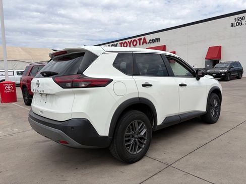 Used 2023 Nissan Rogue S FWD image 2