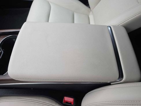 Used 2022 Tesla Model S image 13