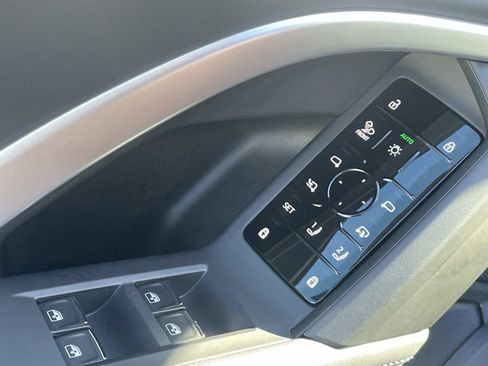 Used 2025 Audi Q5 Premium Plus w/ Premium Plus image 17