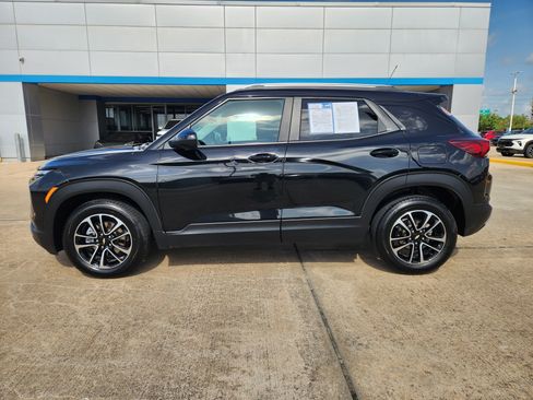 Used 2025 Chevrolet TrailBlazer LT FWD image 5