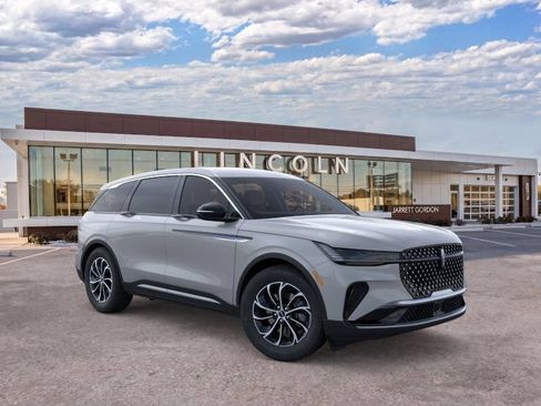 Used 2026 Lincoln Nautilus Premier AWD/4WD image 7