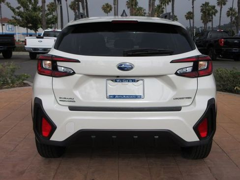 Used 2024 Subaru Crosstrek 2.0i Premium AWD/4WD image 3