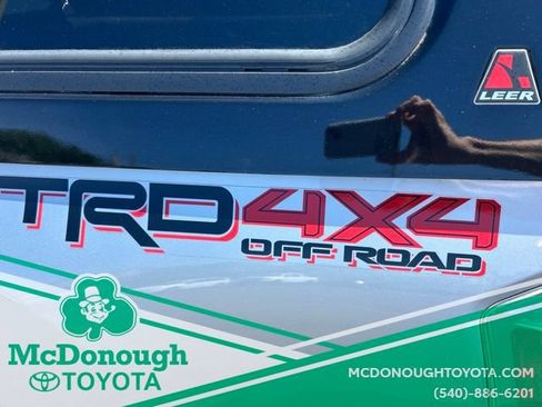 Used 2020 Toyota Tacoma TRD Off-Road w/ Technology Package AWD/4WD image 21