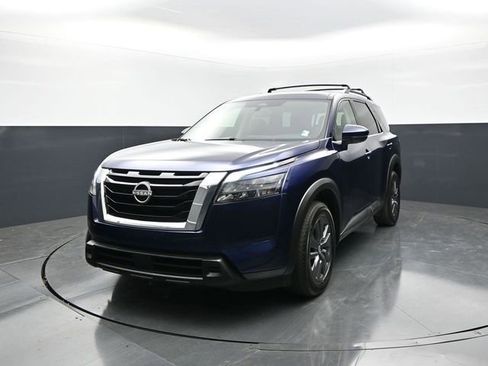 Used 2023 Nissan Pathfinder SV AWD/4WD image 4