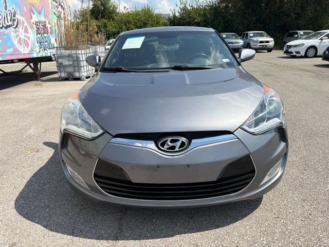 Used 2017 Hyundai Veloster Value Edition FWD image 2