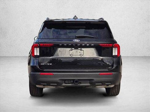 New 2026 Ford Explorer Active RWD image 6