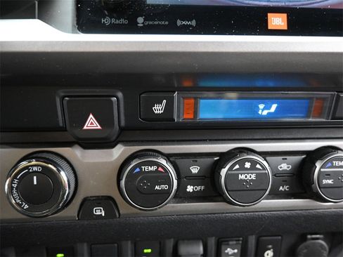 Used 2019 Toyota Tacoma Limited image 30