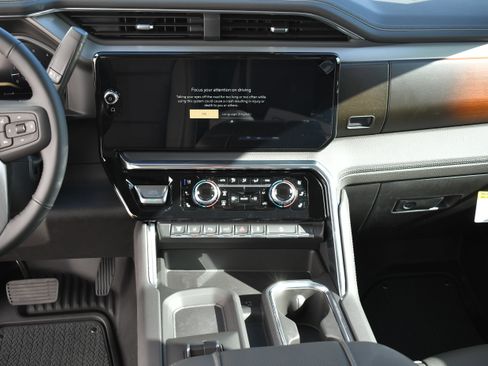 New 2026 GMC Sierra 2500 Denali w/ Technology Package AWD/4WD image 23