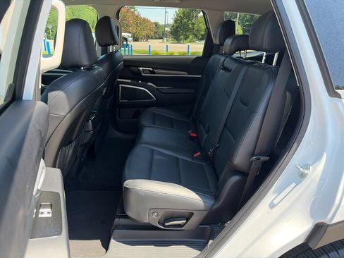 Used 2020 Kia Telluride LX FWD image 22