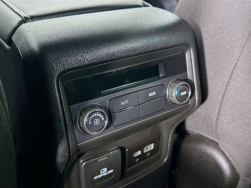 Used 2023 GMC Acadia SLE w/ Driver Convenience Package image 33