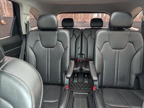 Used 2023 Kia Sorento SX image 19