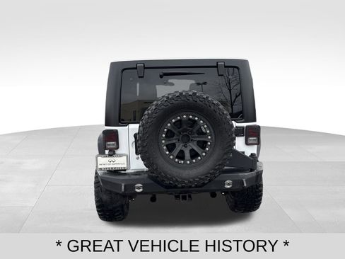 Used 2014 Jeep Wrangler Unlimited Sahara w/ Max Tow Package image 4