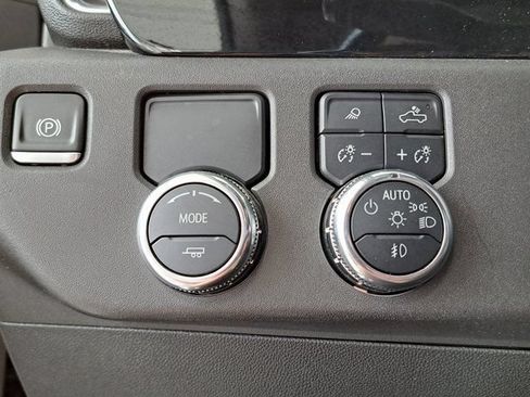 Used 2025 GMC Sierra 1500 SLT RWD image 13