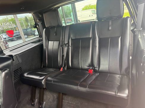 Used 2017 Ford Expedition Limited w/ Equipment Group 301A AWD/4WD image 8