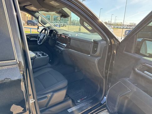 Used 2022 Chevrolet Silverado 1500 LT w/ Z71 Off-Road Package image 14