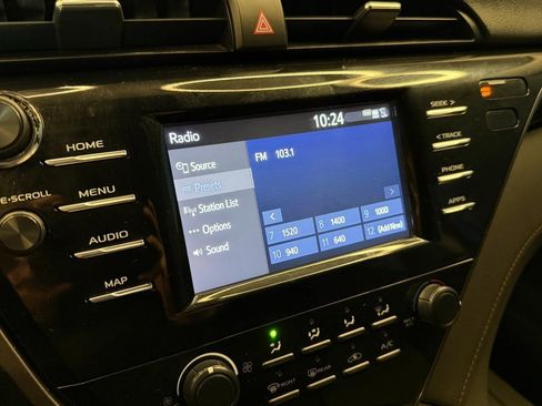 Used 2019 Toyota Camry LE image 12