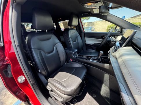Used 2025 Jeep Compass Limited AWD/4WD image 32