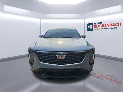 Used 2025 Cadillac XT4 Premium Luxury FWD image 8