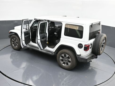 Used 2019 Jeep Wrangler Unlimited Sahara image 42