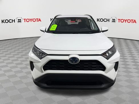 Used 2021 Toyota RAV4 LE AWD/4WD image 2