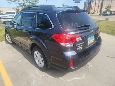 Used 2013 Subaru Outback 2.5i Premium w/ All-Weather Pkg AWD/4WD image 15