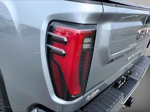 Used 2024 GMC Sierra 2500 AT4 w/ AT4 Preferred Package AWD/4WD image 31