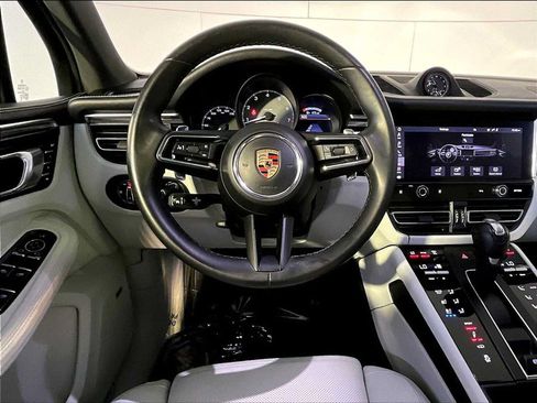 Certified 2023 Porsche Macan S AWD/4WD image 13