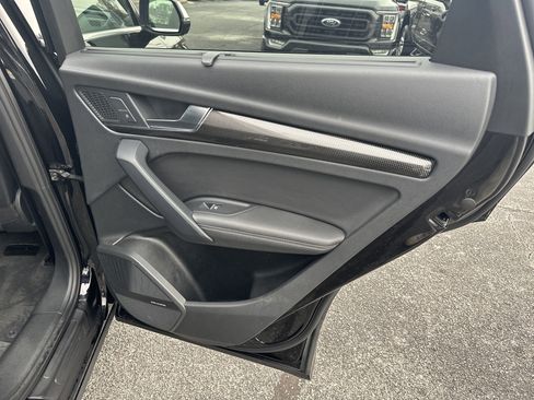 Used 2019 Audi SQ5 Premium Plus w/ Premium Plus Package image 18