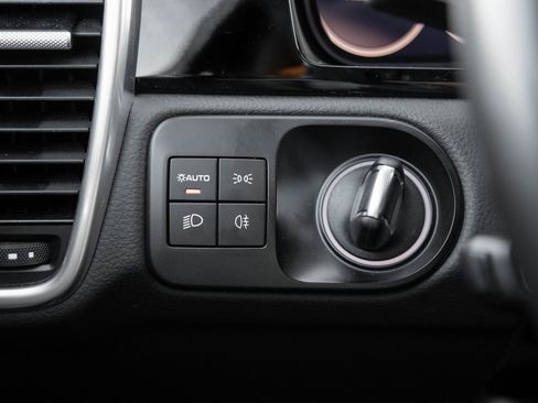 Certified 2023 Porsche Cayenne image 17